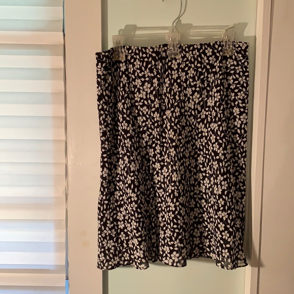 Women’s Jones New York sport size 8 skirt